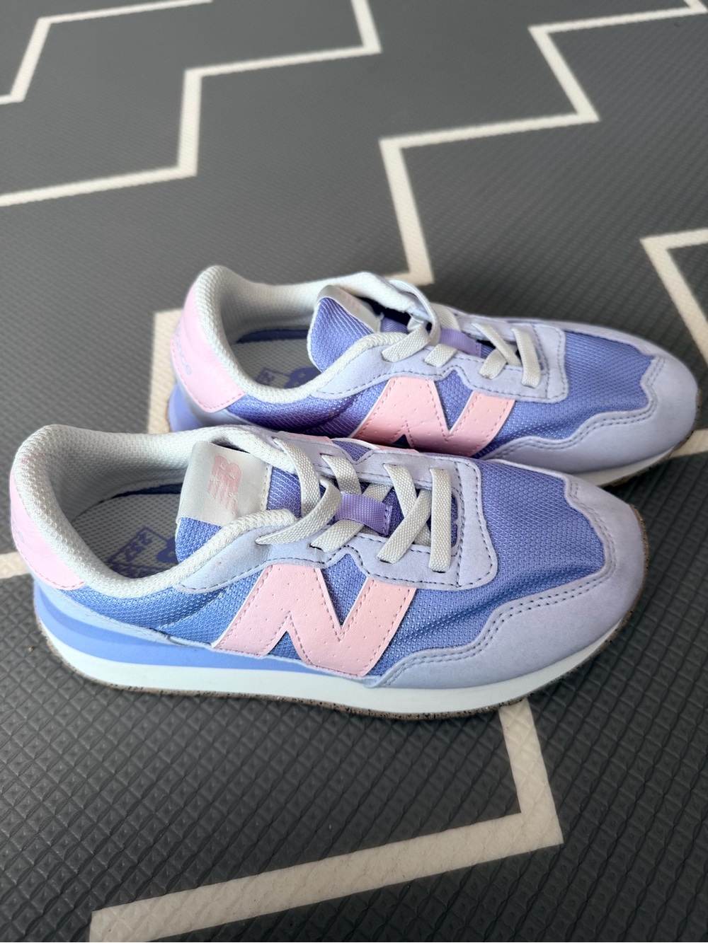New Balance 237 Kids Lavender and Pink Low-Top Sneakers